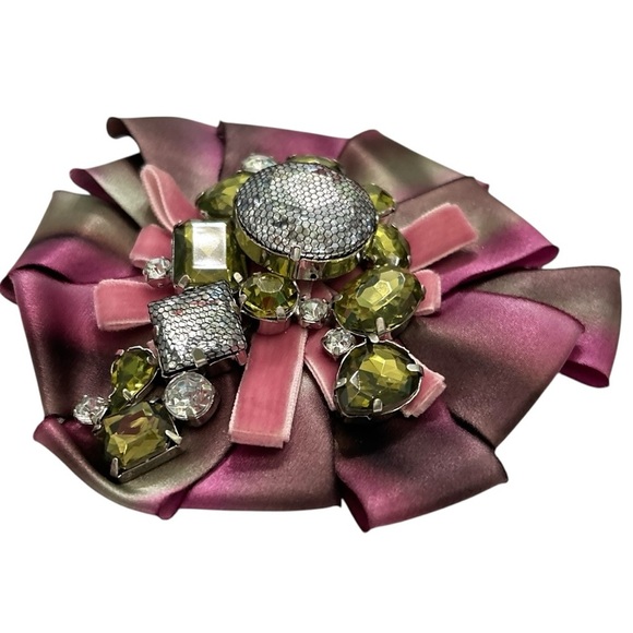 NWT LOFT Pink & olive Green Gem ribbon velvet Brooch 3 inch - Picture 4 of 6